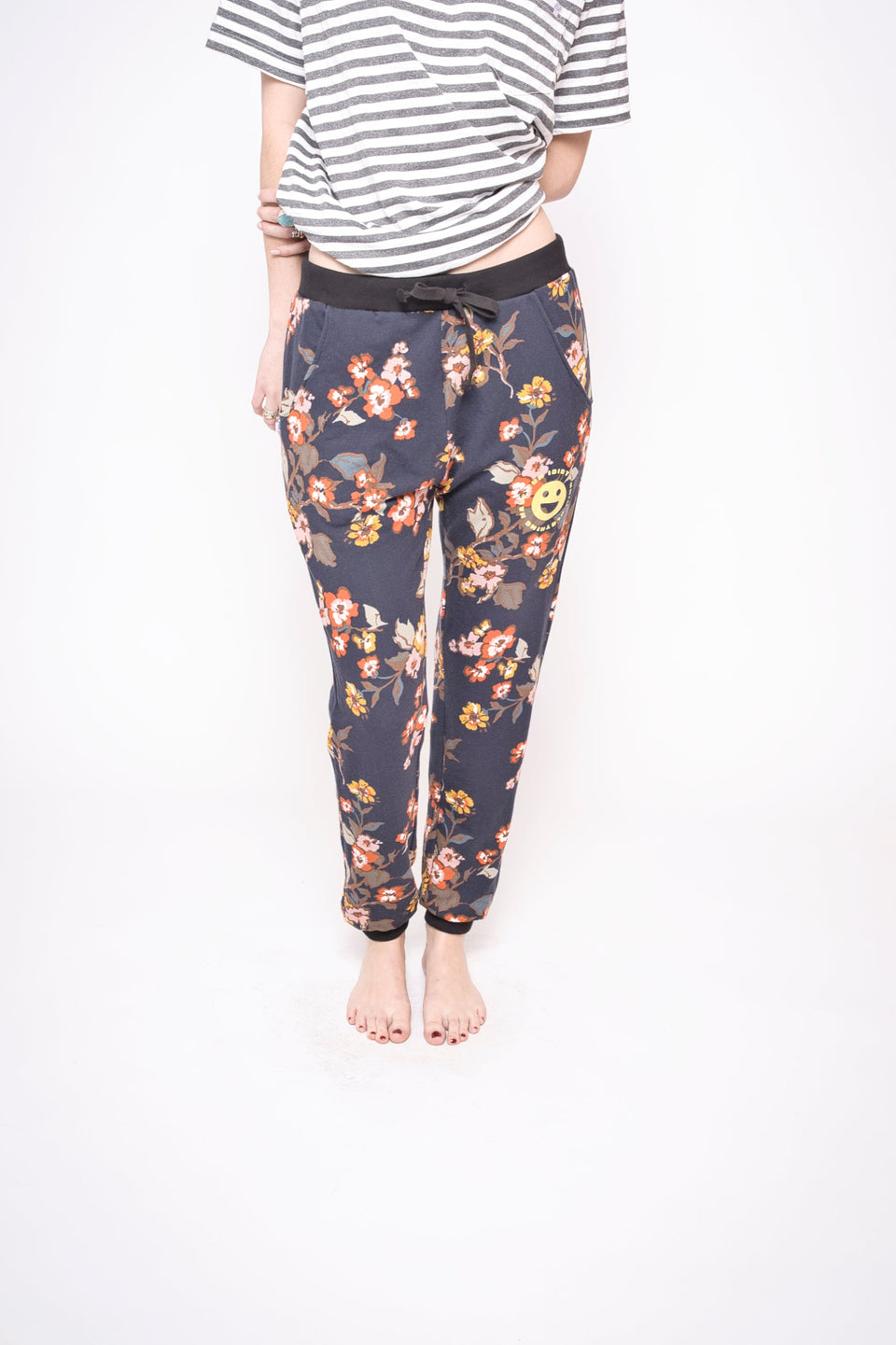 the leg drop - flowers - unisex